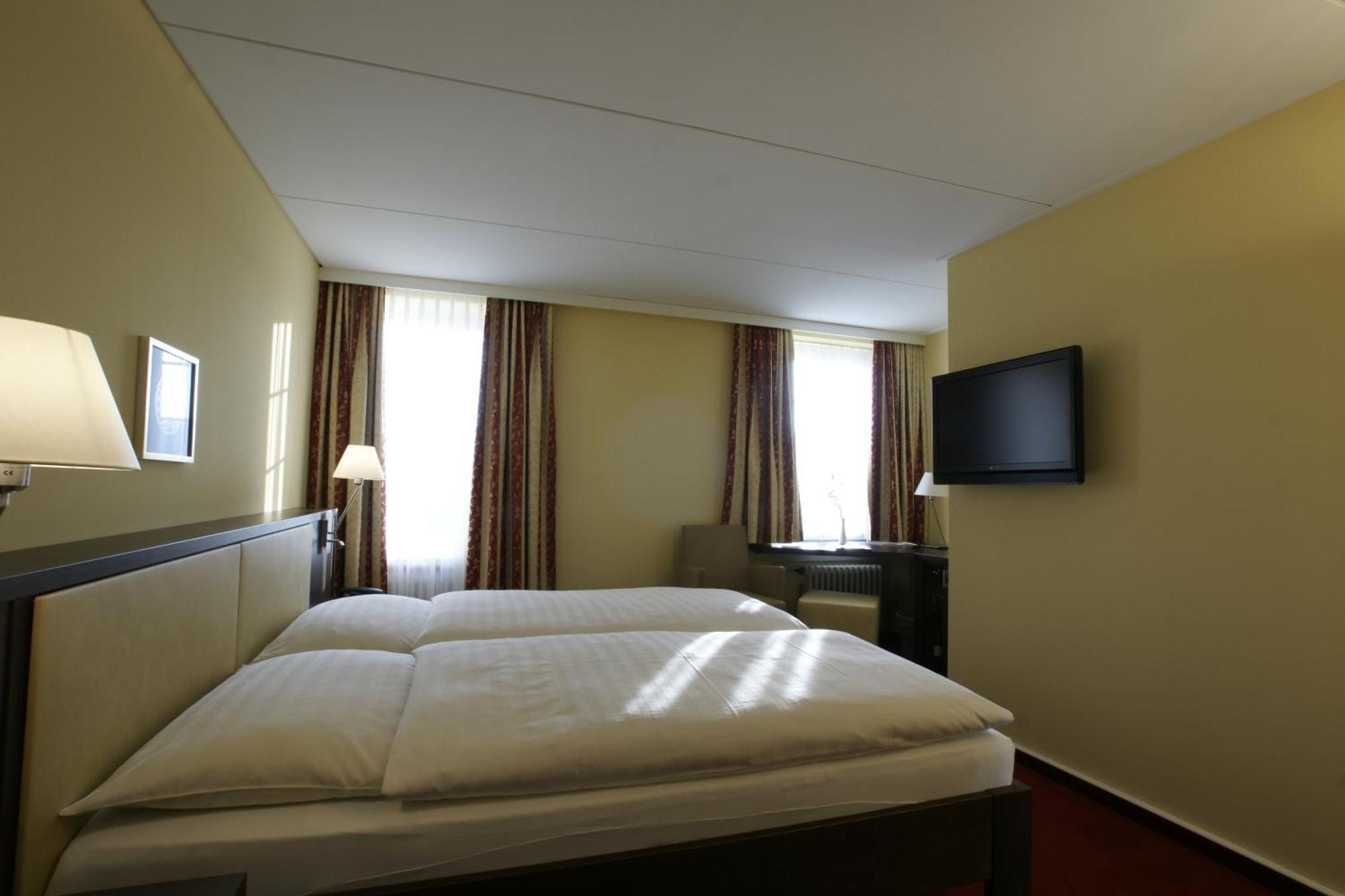 Ochsen Lenzburg Hotell Exteriör bild
